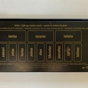 Kat Von D Makeup - Kat Von D Shade and Light Eyeshadow Palette Kat Von D Makeup - Kat Von D Shade and Light Eyeshadow Palette